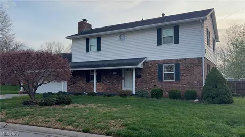 1953 Foley Dr, Parkersburg, WV 26104