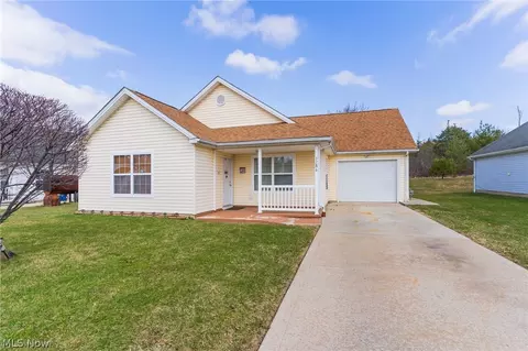 3786 Choice Ct, Youngstown, OH 44505