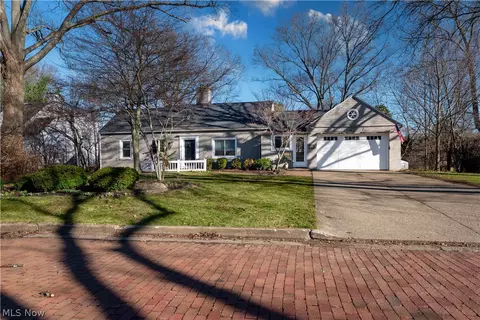 1210 Lennox Ave NE, Massillon, OH 44646