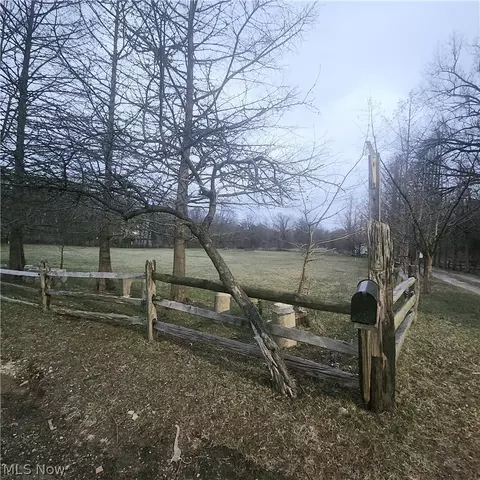 7640 S Eastland Rd, Middleburg Heights, OH 44017