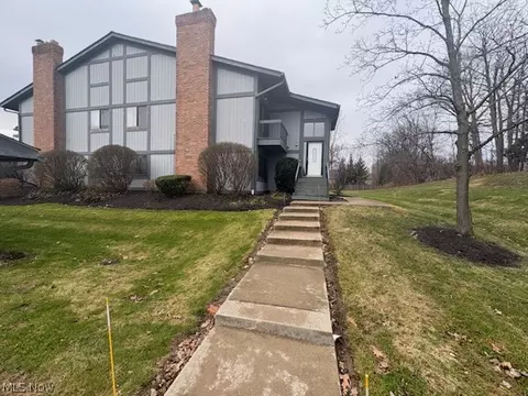7090 Bristlewood Dr #H, Concord Twp, OH 44077