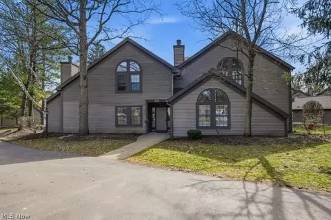 1163 Red Tail Hawk Ct #1, Boardman, OH 44512