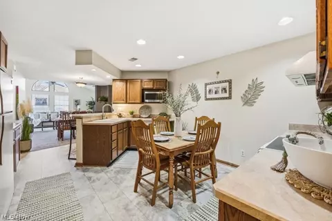 1163 Red Tail Hawk Ct #1, Boardman, OH 44512 photo 12