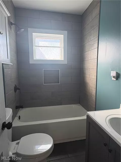 6303 Gilbert Ave, Parma, OH 44129 photo 9