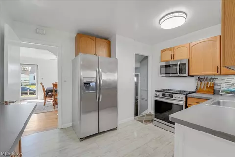 Kitchen - 1677 Douglas Rd, Wickliffe, OH 44092 photo 4 of 4