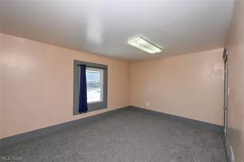 Bedroom - 868 N Main St, Akron, OH 44310 photo 4 of 12
