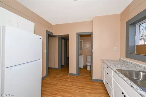Entry Way - 868 N Main St, Akron, OH 44310 photo 2 of 2