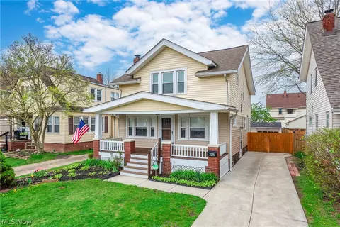 2126 Elbur Ave, Lakewood, OH 44107