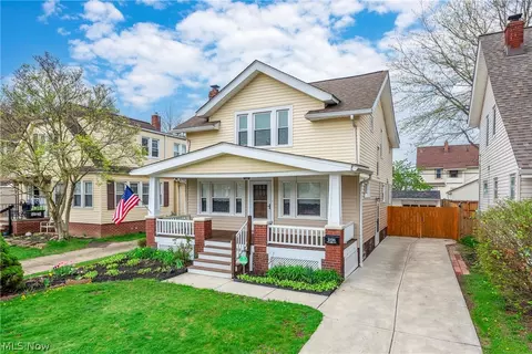 2126 Elbur Ave, Lakewood, OH 44107