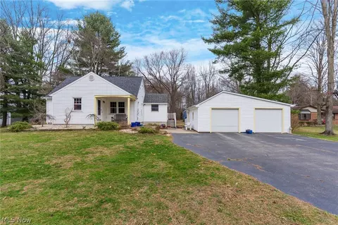7441 Hubbard Bedford Rd, Hubbard, OH 44425
