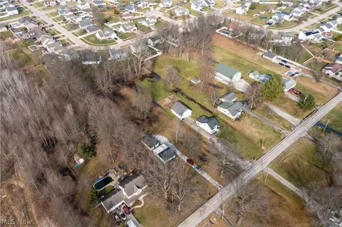 39046 E River Rd, Elyria, OH 44035 photo 32