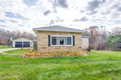 4943 Martin Dr SE, East Sparta, OH 44626