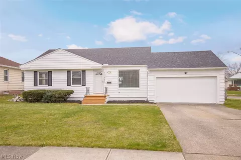 13600 Royal Blvd, Garfield Heights, OH 44125