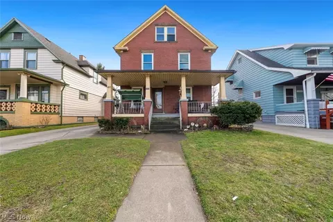 4302 Bridgeview Ave, Newburgh Heights, OH 44105