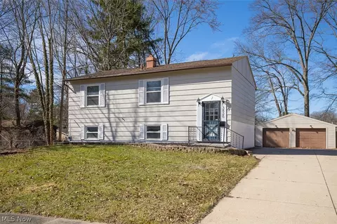 3820 Seneca St, Stow, OH 44224