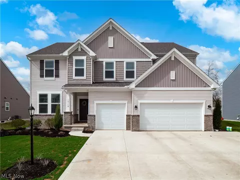 10134 Rosalee Ln, Strongsville, OH 44136