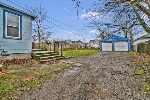 2129 E 30th St, Lorain, OH 44055 photo 25