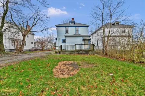 Exterior - 2129 E 30th St, Lorain, OH 44055 photo 4 of 4