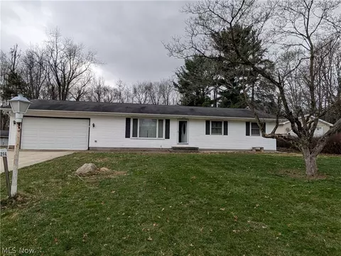 1294 Cherry Ln, Uniontown, OH 44685