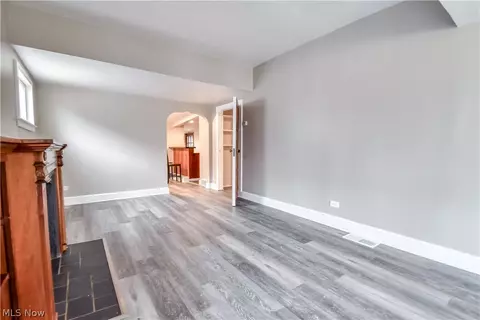 271 E 238 St, Euclid, OH 44123 photo 8