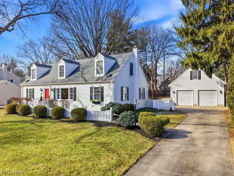 54 E Case Dr, Hudson, OH 44236