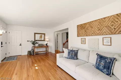 Entry Way - 54 E Case Dr, Hudson, OH 44236 photo 1 of 2