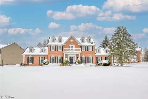3912 Raintree Cir, Uniontown, OH 44685