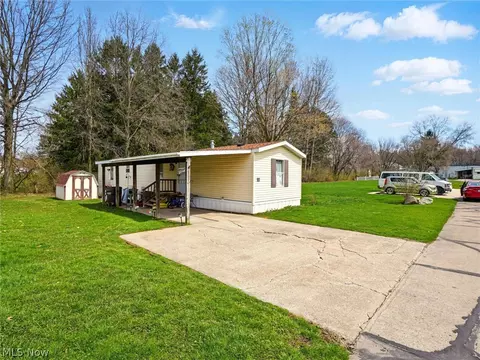 11 Caroll Ave, Orwell, OH 44076