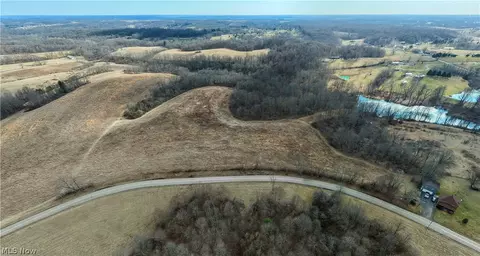 Pinecrest Drive, Zanesville, OH 43701