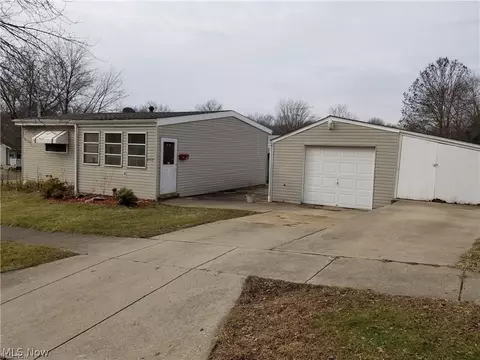 2912 Clearfield Ave, Akron, OH 44314