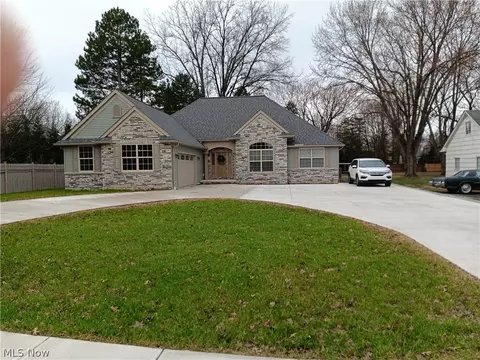 2366 Bradley Rd, Westlake, OH 44145