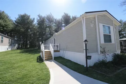 4400 Melrose Dr #9, Wooster, OH 44691