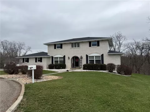 172 Selma Dr, Wintersville, OH 43953