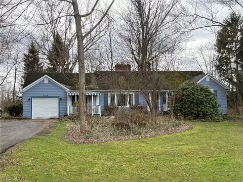 2117 Kinsman Rd NW, North Bloomfield, OH 44450