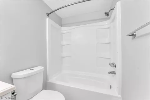 Bath - 479 Stallion Ct, Lagrange, OH 44050 photo 2 of 3