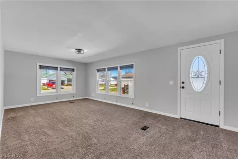 Living - 479 Stallion Ct, Lagrange, OH 44050 photo 2 of 3
