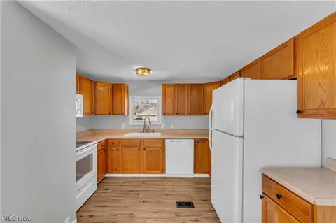 Kitchen - 479 Stallion Ct, Lagrange, OH 44050 photo 1 of 2