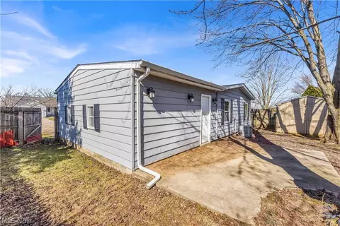 Exterior - 479 Stallion Ct, Lagrange, OH 44050 photo 2 of 4