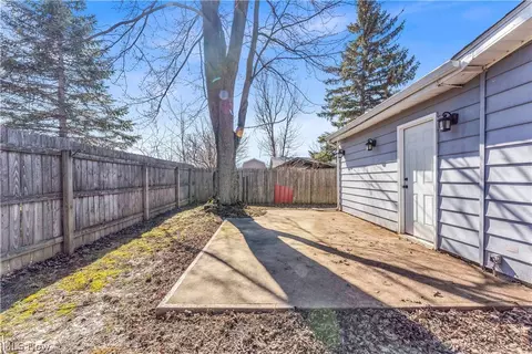 Exterior - 479 Stallion Ct, Lagrange, OH 44050 photo 4 of 4