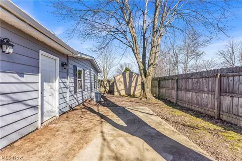 Exterior - 479 Stallion Ct, Lagrange, OH 44050 photo 3 of 4