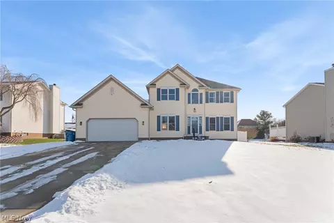1516 Wisteria Ave SW, Hartville, OH 44632