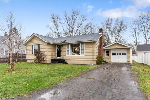 3701 Shields Rd, Canfield, OH 44406