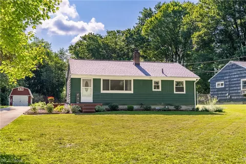 13526 Glenvale Ave NW, Uniontown, OH 44685