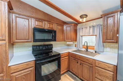 3179 Washburn Rd, Willard, OH 44890 photo 10