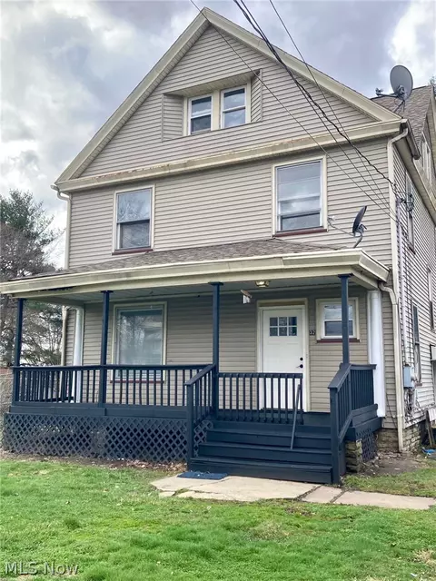 32 Summit Ave, Niles, OH 44446