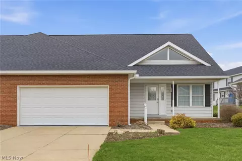 2735 Doral Cir SE, Massillon, OH 44646