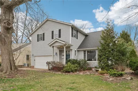 26626 Osborn Rd, Bay Village, OH 44140