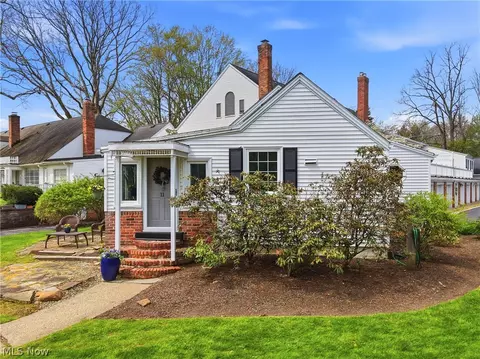 14661 Hillbrook Ln N #11, Chagrin Falls, OH 44022