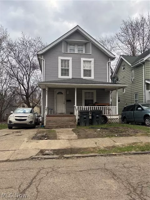 427 Mcgowan St, Akron, OH 44306