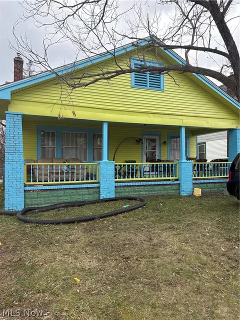 320 E Auburndale Ave, Youngstown, OH 44507